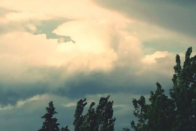 Low angle view of cloudy sky