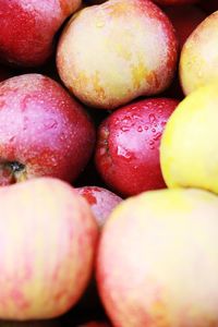 Full frame shot of apples