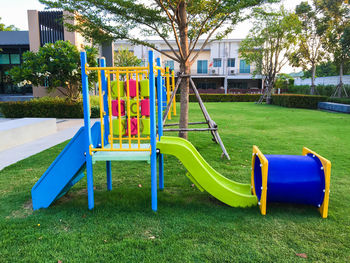 Playground equipment is park