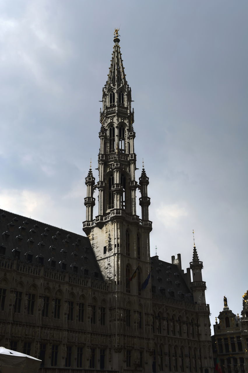 LOW ANGLE VIEW OF CLOCK TOWER IN CITY