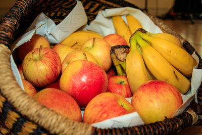 Close-up of apples in basket