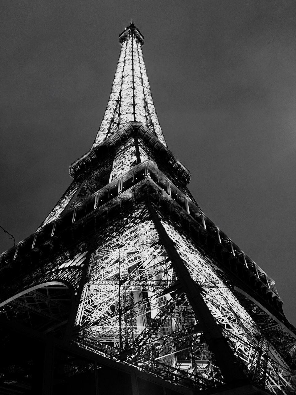 LOW ANGLE VIEW OF TOWER OF BUILDING