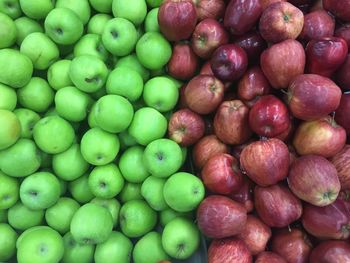 Full frame shot of apples