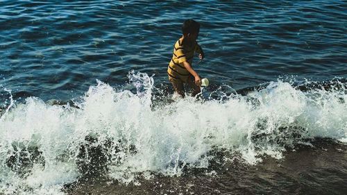 Waves splashing in sea