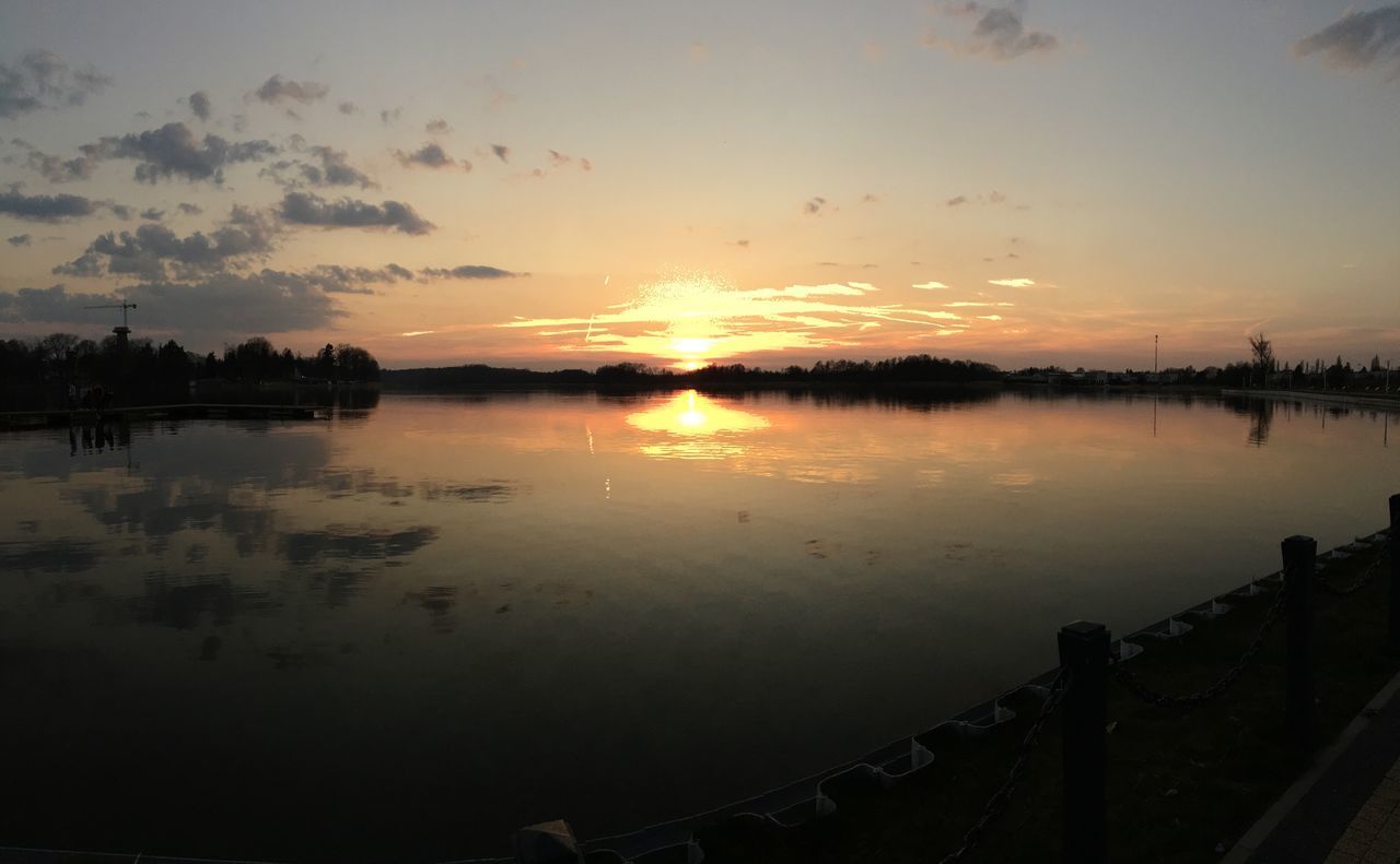 reflection, sunset, water, nature, sky, beauty in nature, scenics, sun, idyllic, cloud - sky, tranquility, outdoors, tranquil scene, sea, no people, tree, day