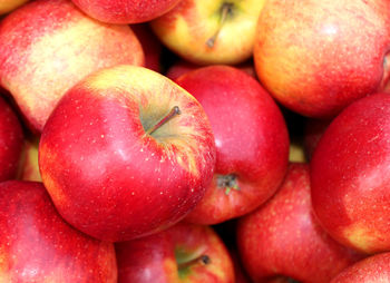 Full frame shot of apples