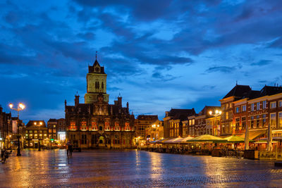 Delft market square markt in the evening. delfth, netherlands