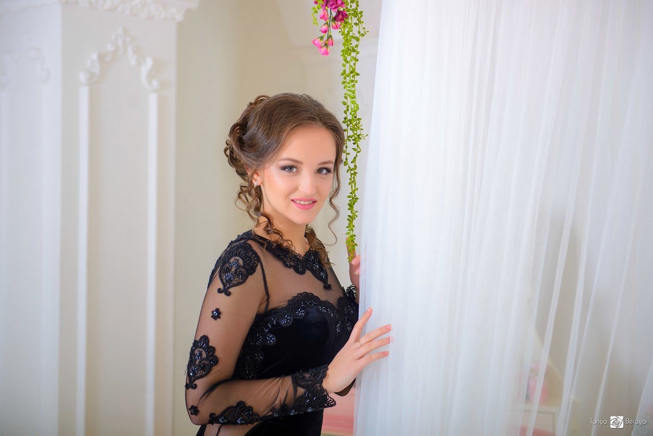 elegance, beauty, portrait, indoors, beautiful people, young adult, one person, home interior, smiling, happiness, people, one young woman only, beautiful woman, only women, young women, adult, evening gown, one woman only, adults only, period costume, tiara