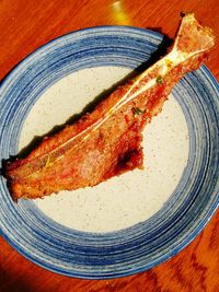 Close-up of bread in plate on table