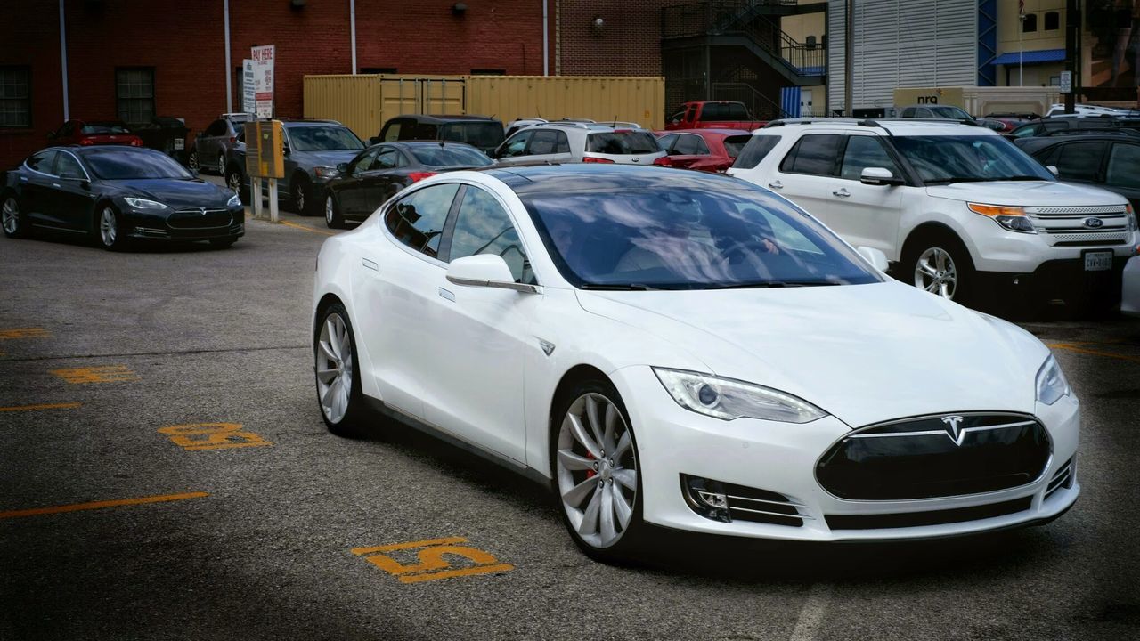 Tesla p85D