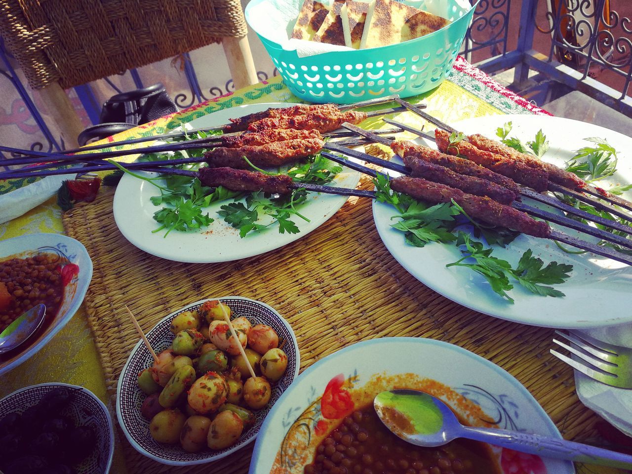 HIGH ANGLE VIEW OF MEAL SERVED IN PLATE