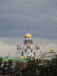 View of historic building against cloudy sky
