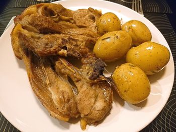 Close-up of bread in plate on table