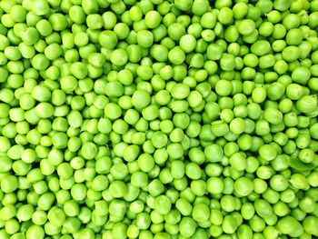 Full frame shot of green peas