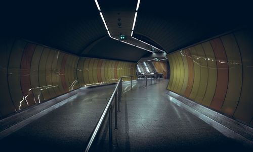 Illuminated tunnel