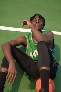 Portrait of the black man with the basketball