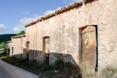 Old ruins against sky