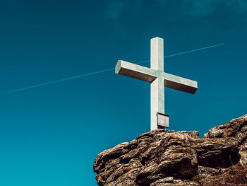 cross