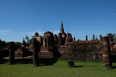 Old ruins of building against sky