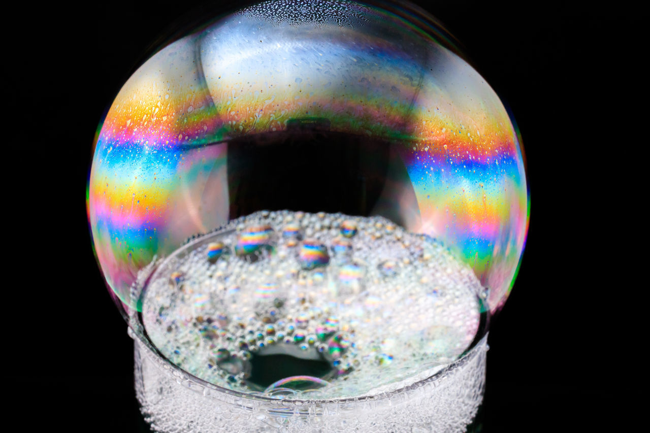 CLOSE-UP OF BUBBLES