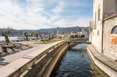 The beautiful lakeside promenade in salò