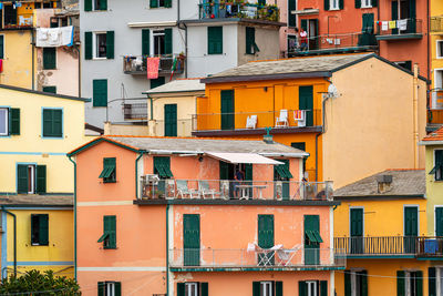 Scenic view of colorful houses in cinque terre village riomaggiore, manarola, italy