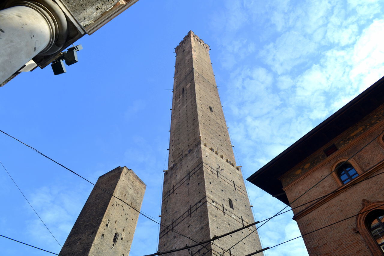 LOW ANGLE VIEW OF HISTORICAL BUILDING AGAINST SKY