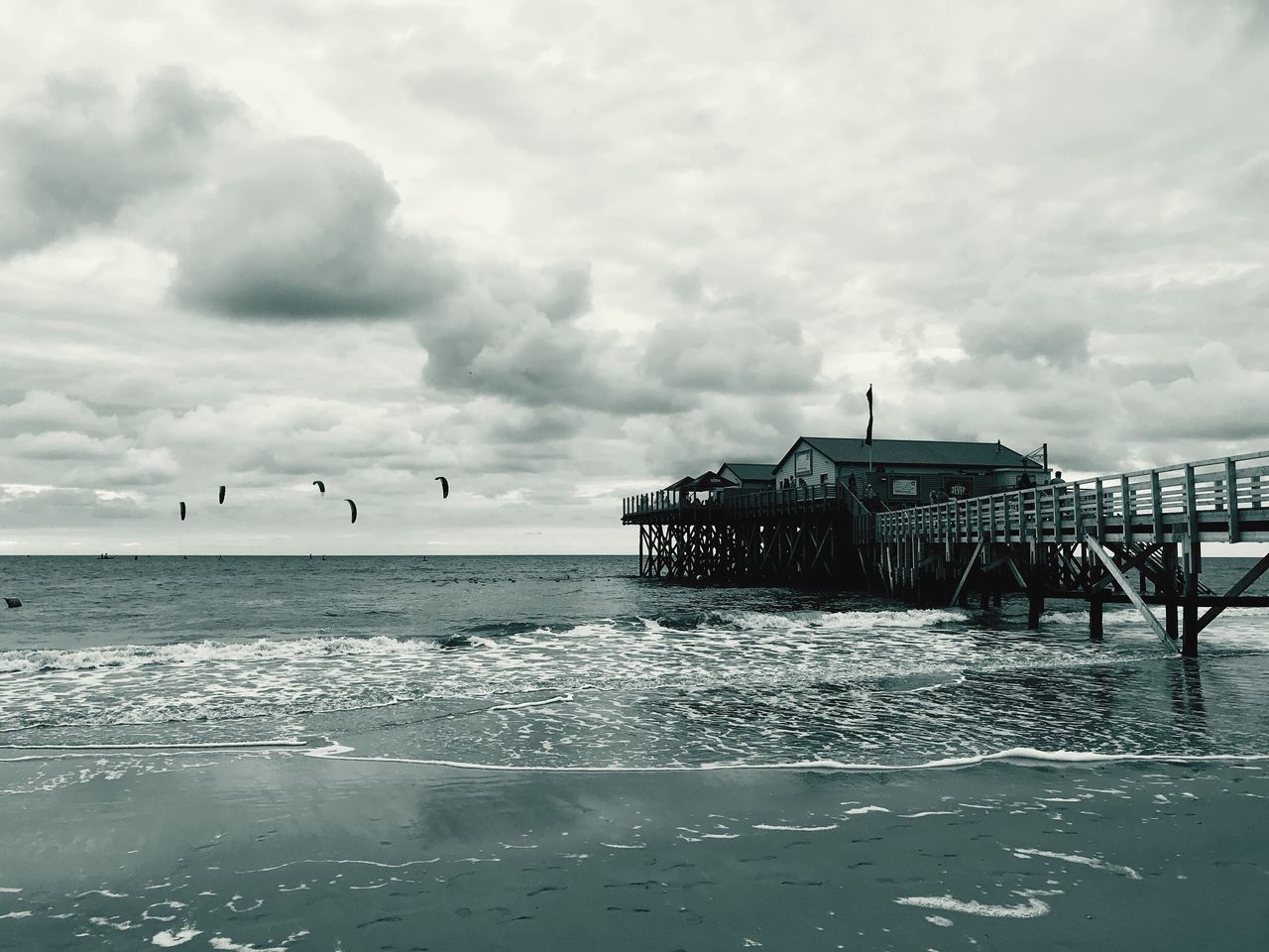 sea, water, sky, waterfront, nature, tranquility, outdoors, beauty in nature, day, built structure, cloud - sky, horizon over water, scenics, no people, architecture