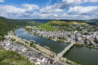 Germany, rhineland-palatinate, traben-trarbach, view of riverside town in mosel valley