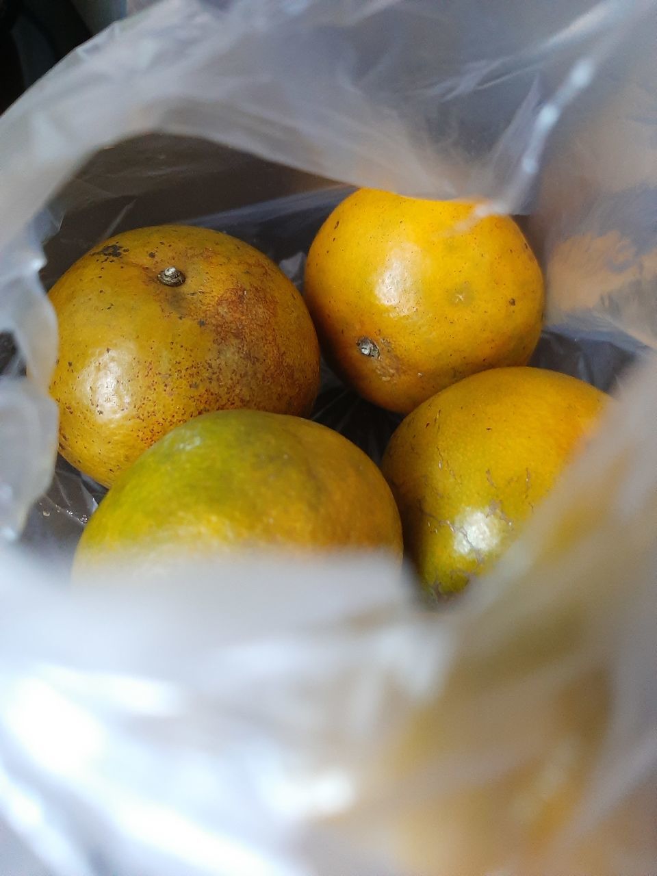 HIGH ANGLE VIEW OF FRUITS ON TABLE