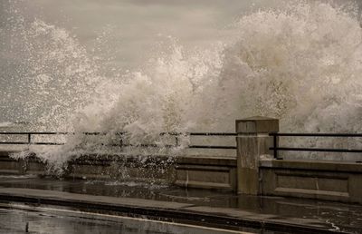 Waves splashing in water