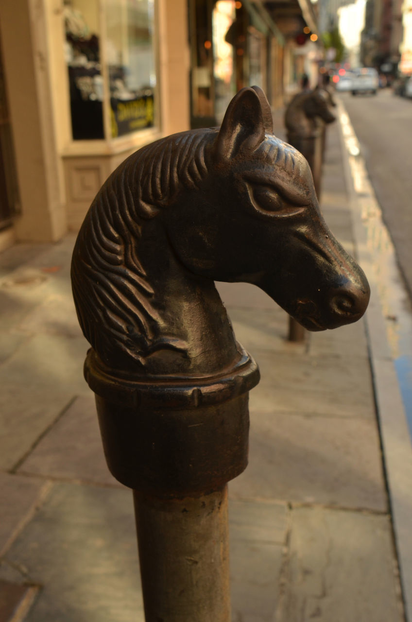 CLOSE-UP OF SCULPTURE