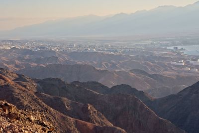 Shlomo salomon mountain. view of the eilat mountains. against the background of the aqaba mountains