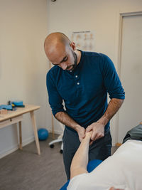 Patient in physiotherapist office