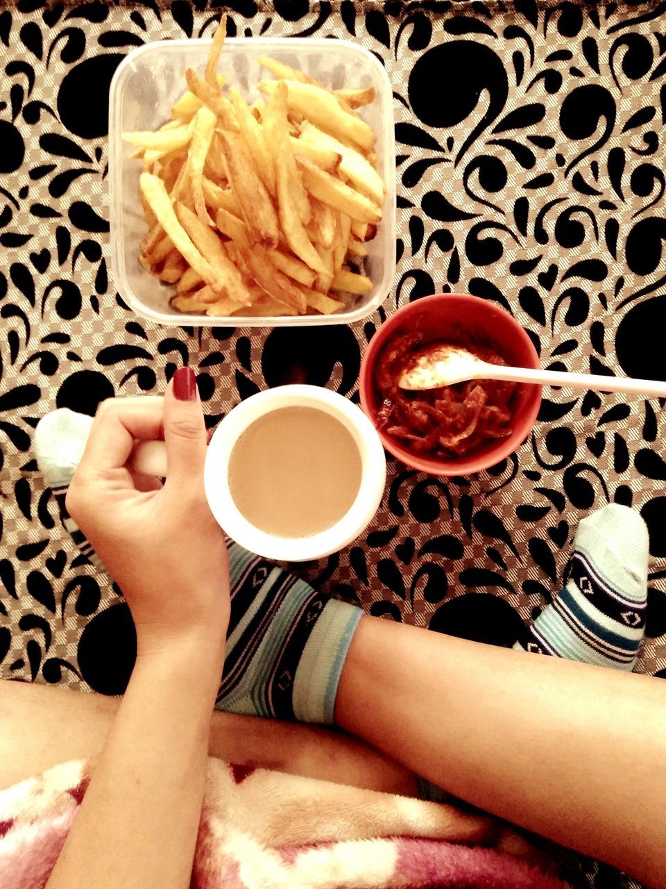 food and drink, human hand, hand, real people, human body part, holding, food, indoors, one person, cup, personal perspective, lifestyles, drink, refreshment, directly above, freshness, women, high angle view, mug, body part, finger, nail