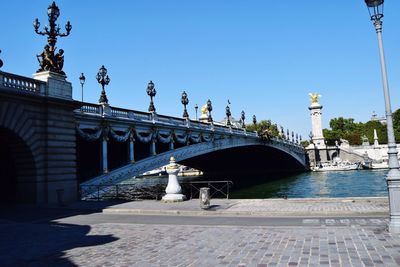 Statue of bridge