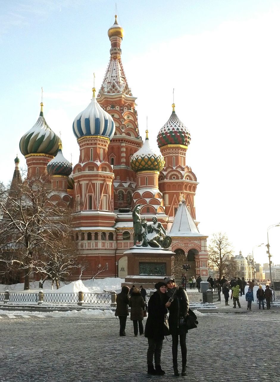 large group of people, architecture, built structure, building exterior, place of worship, person, famous place, religion, spirituality, tourism, travel destinations, men, lifestyles, international landmark, tourist, travel, sky, leisure activity