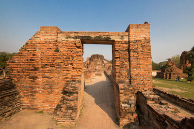 Old ruin building against sky