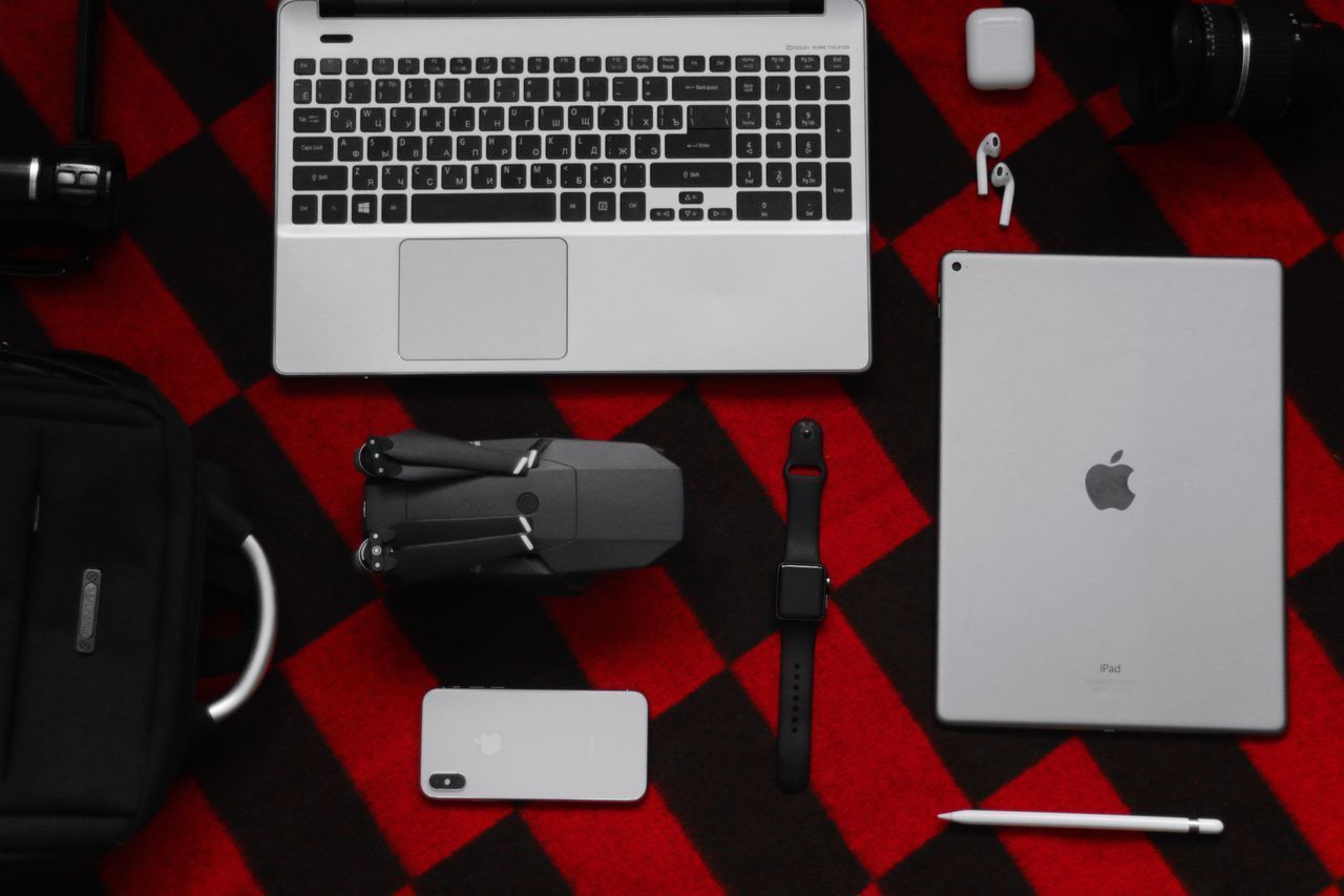 CLOSE-UP OF LAPTOP AND KEYBOARD