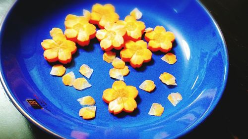 Close-up of yellow flowers