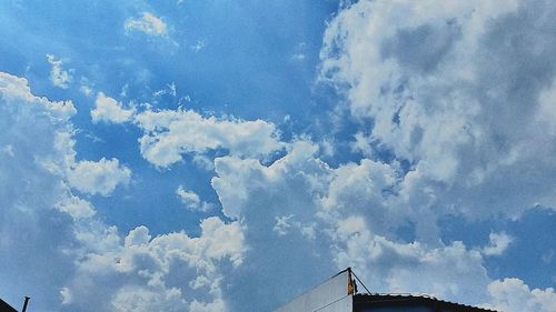 Low angle view of cloudy sky