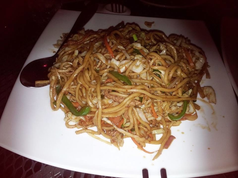 CLOSE-UP OF SERVED FOOD IN PLATE