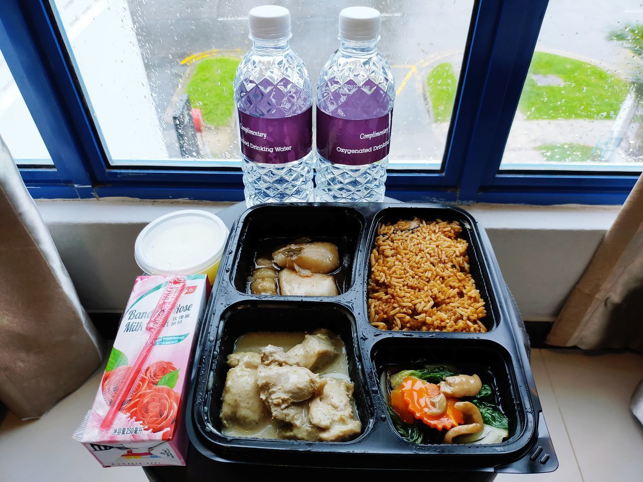 HIGH ANGLE VIEW OF VARIOUS FOOD ON TABLE