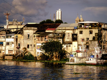 Residences on a tributary of the rio negro