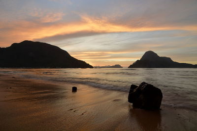 Beach sunset in el nido. palawan. philippines