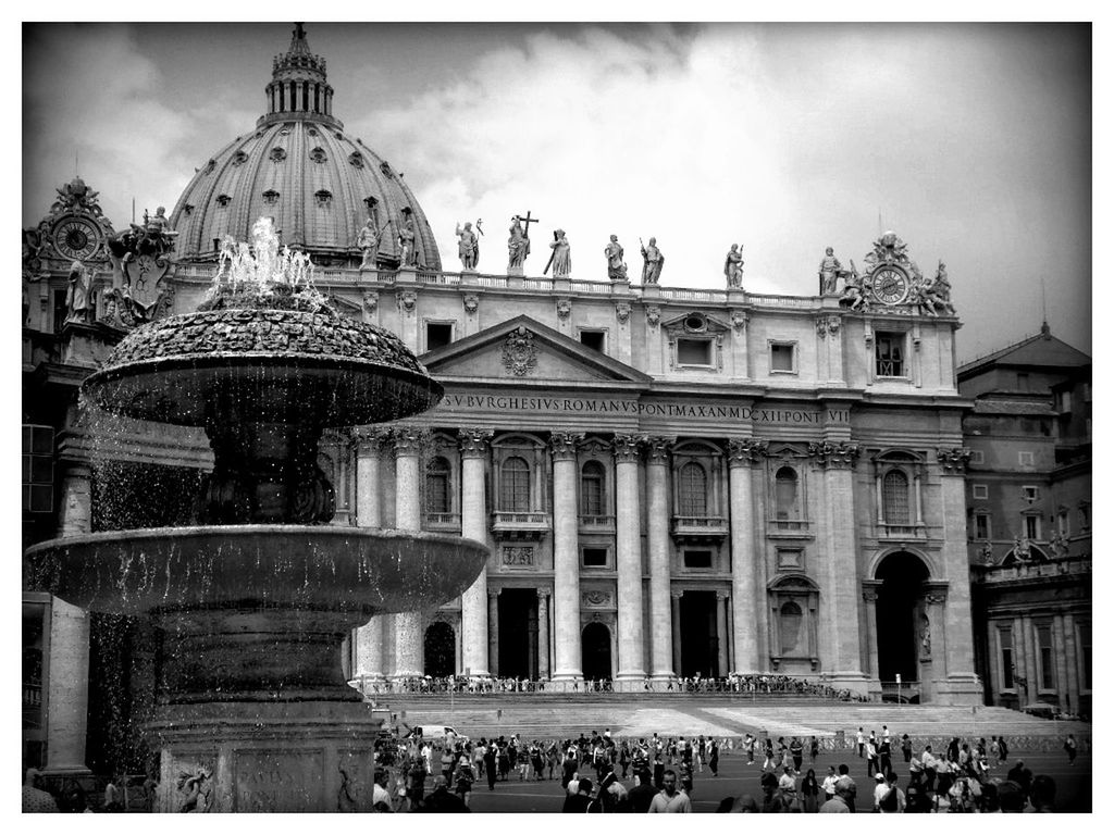 architecture, built structure, building exterior, famous place, travel destinations, transfer print, tourism, international landmark, travel, sky, dome, capital cities, history, auto post production filter, place of worship, cloud - sky, facade, large group of people, religion, city