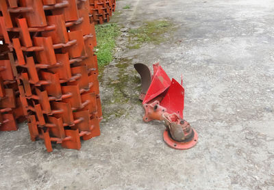 Red fire hydrant