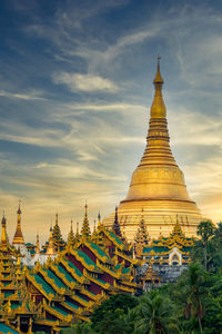 Shwedagon pagoda, yangon, myanmar.