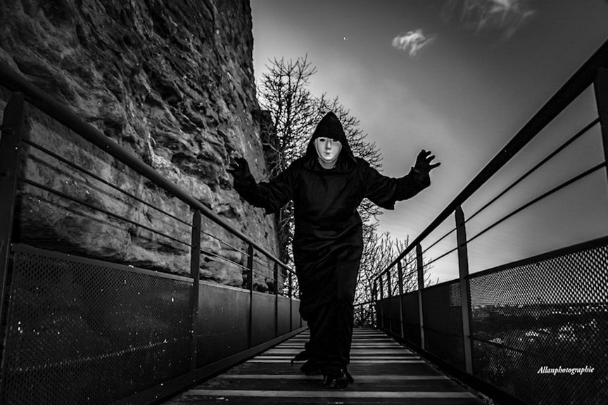 darkness, black, one person, white, light, black and white, full length, architecture, monochrome, monochrome photography, adult, sky, standing, night, lifestyles, nature, men, built structure, young adult, front view, leisure activity, railing, clothing, casual clothing, outdoors, arm, city, person, bridge, motion