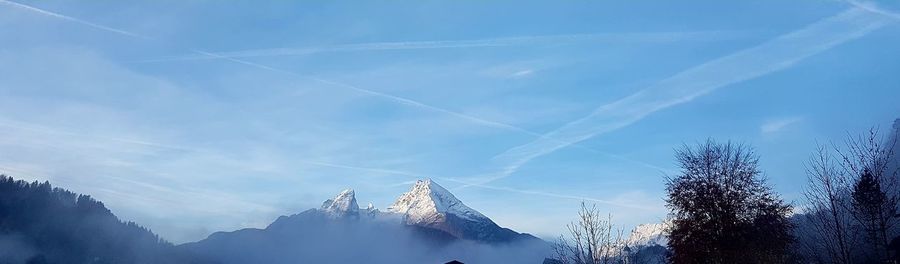 Low angle view of vapor trail in sky